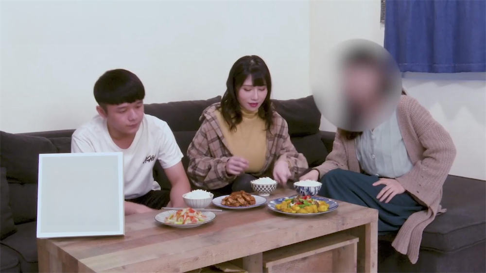 乱伦经典少妇姐姐 (1).jpg